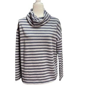 J. Crew turtleneck pull over top size extra small